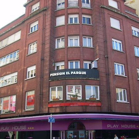 Pension El Parque Avilés Zewnętrze zdjęcie